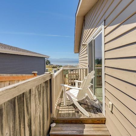 Stunning Home In Coupeville With Deck And Beach Access Eksteriør bilde