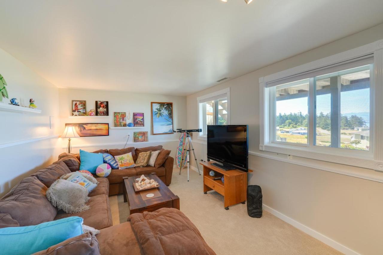 Stunning Home In Coupeville With Deck And Beach Access Eksteriør bilde