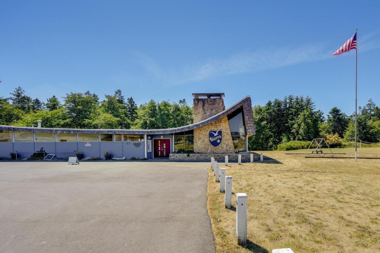 Stunning Home In Coupeville With Deck And Beach Access Eksteriør bilde